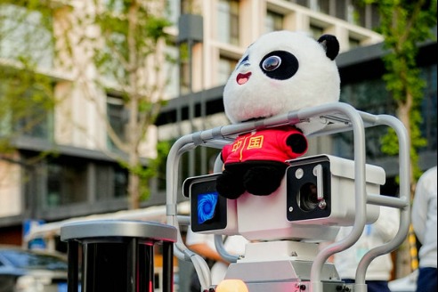 Chengdu showcases futuristic tech in run-up to World Games